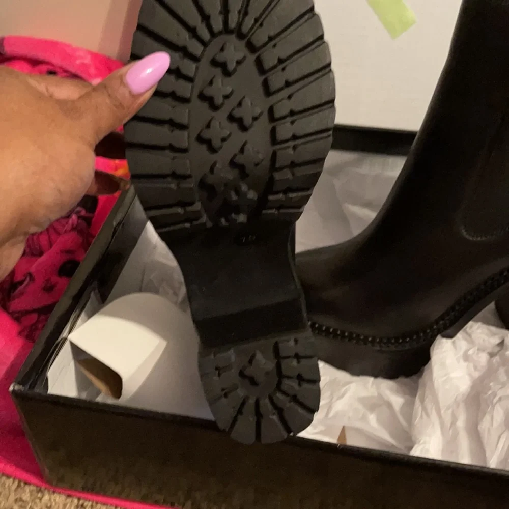 Black Women's Platform Chelsea Boots